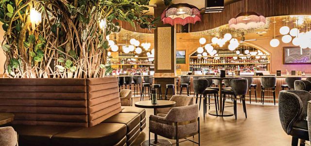 Upscale Naples Nightlife Venue Open to Guests
