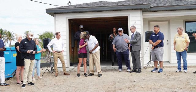 Partners Leave Notes of Love for No-Cost Home Build